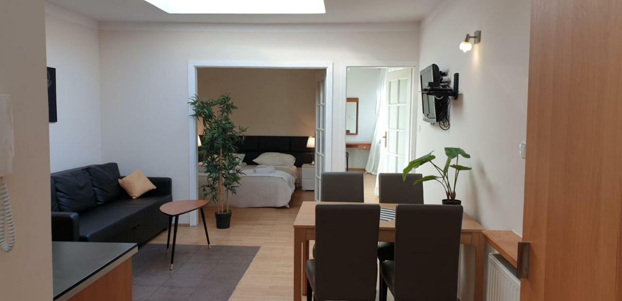 Aparthotel Old City Krakow Ngoại thất bức ảnh